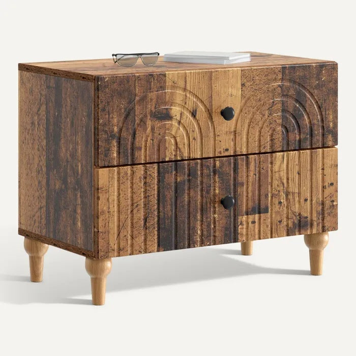 Technische titel in het Nederlands: **Houten dressoir met geprofileerde deuren en ronde poten**